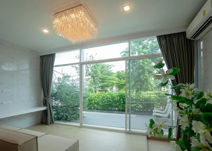 Garden House For 11 Guests Near Safari World With Pool Access 別荘 バンコク都